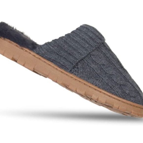 Jessica Simpson Women's Soft Cable Knit Slippers with Indoor/Outdoor Sole - Picture 4 of 6